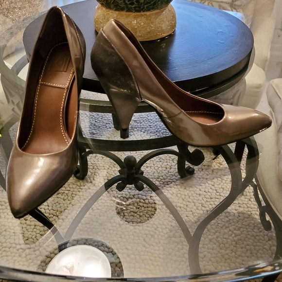 Patent Heels - Picture 2 of 7